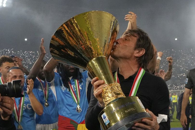 Napoli Siapkan Kontrak Baru, Conte Bakal Bertahan?